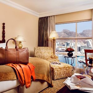Luxus Zimmer mit Kingsize-Bett