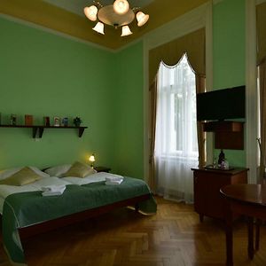 Zimmer mit zwei Einzelbetten