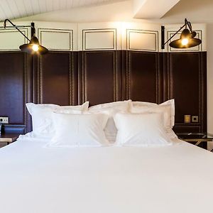 Standard Zimmer mit Kingsize-Bett