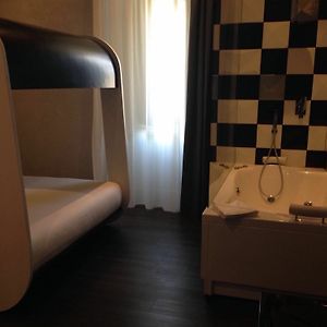 Deluxe Zimmer mit Kingsize-Bett