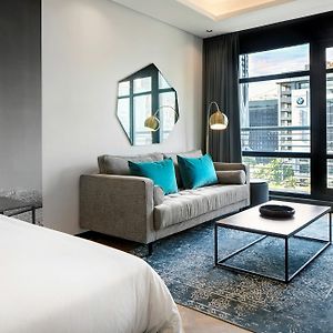 Deluxe Studio Apartment