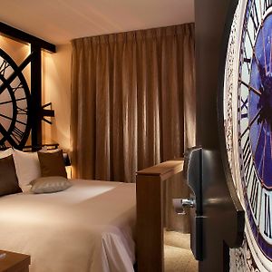 Zimmer mit Kingsize-Bett