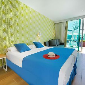 Zimmer mit Kingsize-Bett