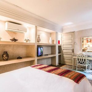 Standard Zimmer mit Kingsize-Bett
