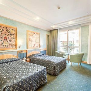Zimmer mit zwei Einzelbetten