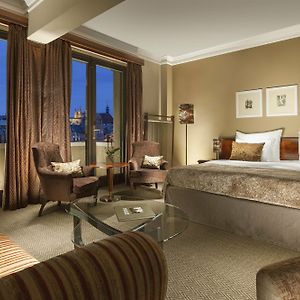 Deluxe Zimmer mit Kingsize-Bett
