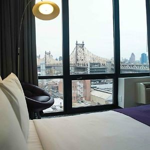 Premier Zimmer mit Queensize-Bett auf den oberen Etagen
