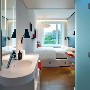Zimmer mit Kingsize-Bett