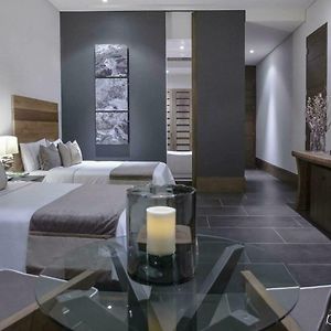 Deluxe Zimmer mit Kingsize-Bett