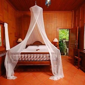 Zimmer mit Kingsize-Bett