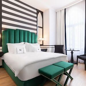 Deluxe Zimmer mit Kingsize-Bett