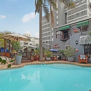 40 Winks Guest House Green Point