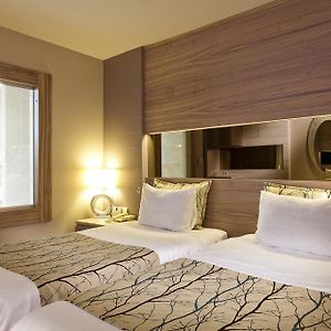 Zimmer mit Kingsize-Bett