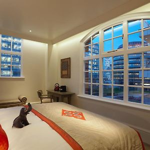 Senior Zimmer mit Kingsize-Bett