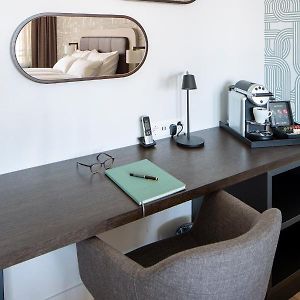 Zimmer mit Kingsize-Bett