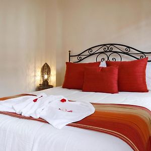 Standard Zimmer mit Kingsize-Bett