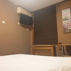 Zimmer mit zwei Einzelbetten