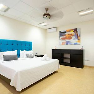 Standard Zimmer mit Kingsize-Bett
