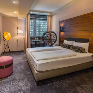Superior Zimmer mit Kingsize-Bett