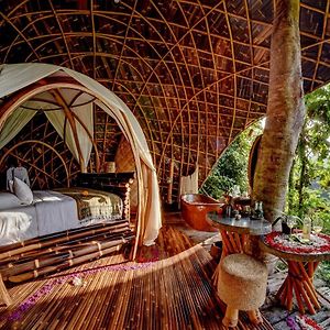 Zimmer mit 1 Schlafzimmer und mit Kingsize-Bett