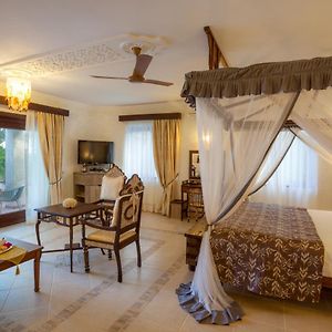 Zimmer mit Kingsize-Bett