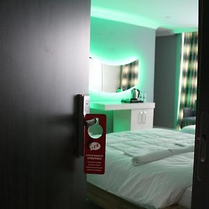 Deluxe Zimmer mit Kingsize-Bett