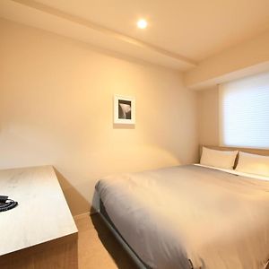 Standard Zimmer mit Kingsize-Bett