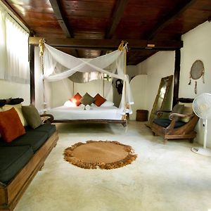 Zimmer mit Kingsize-Bett und mit Strandblick