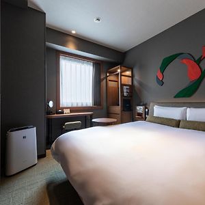 Zimmer mit Kingsize-Bett