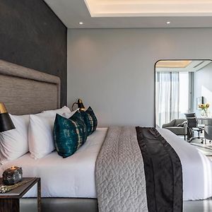 Zimmer mit Kingsize-Bett