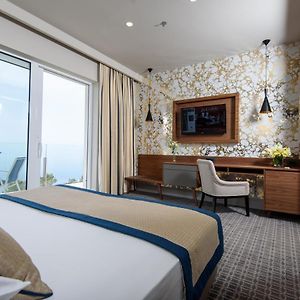 Luxus Zimmer mit Kingsize-Bett