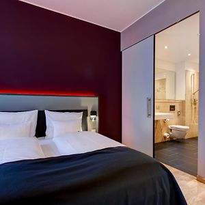 Standard Zimmer mit Kingsize-Bett