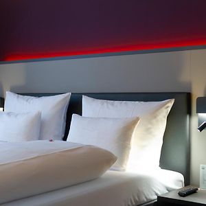 Zimmer mit Kingsize-Bett