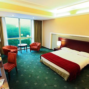 Deluxe Zimmer mit Kingsize-Bett