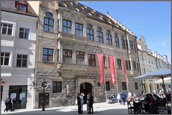 Maximilianmuseum