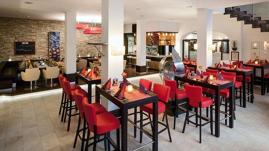 ZELLER's Restaurant & Lounge