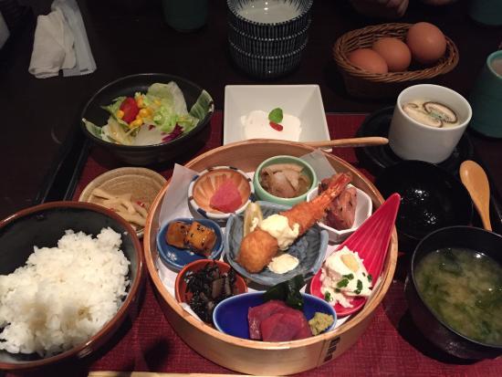 Gaien Umaya Shinanomachi