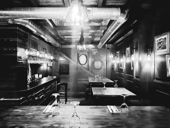 Le 68 Bar A Vin