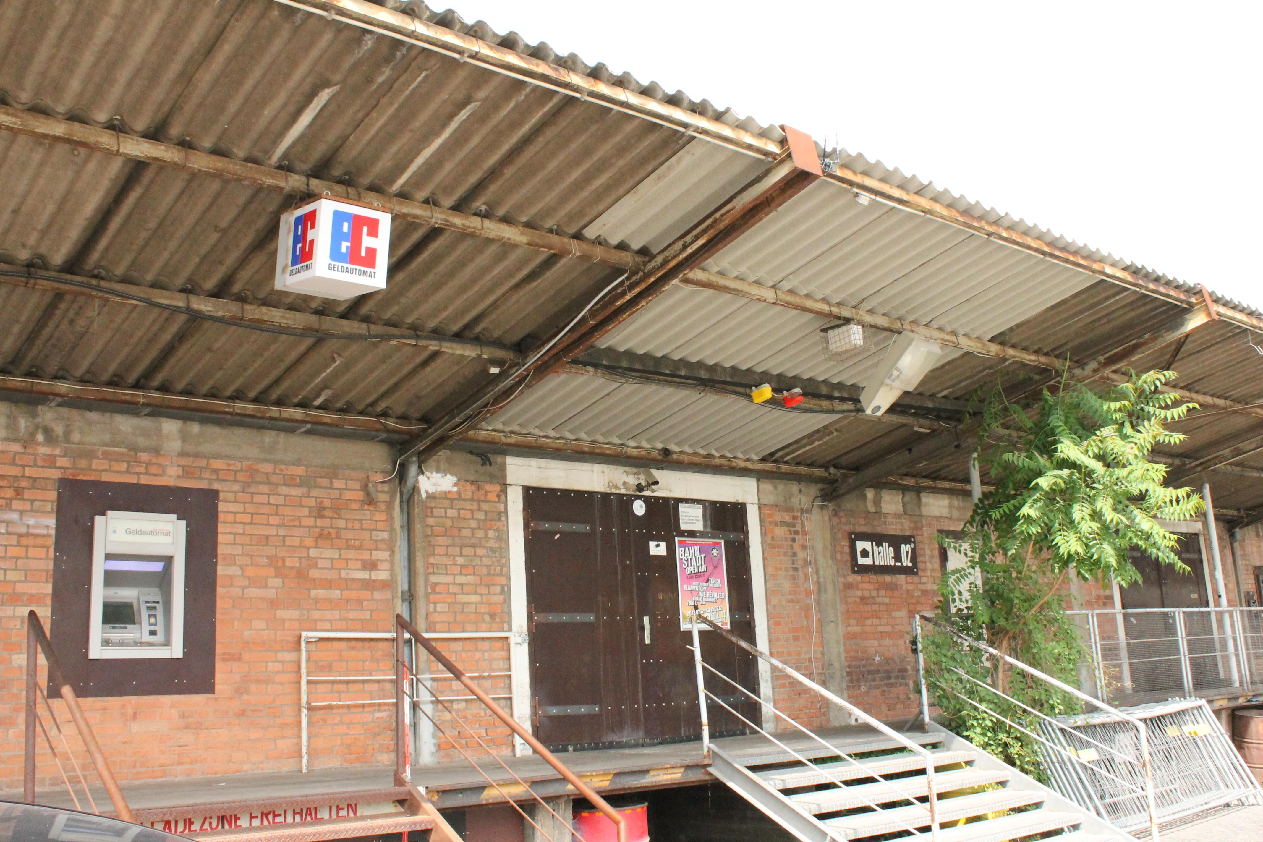 Halle02