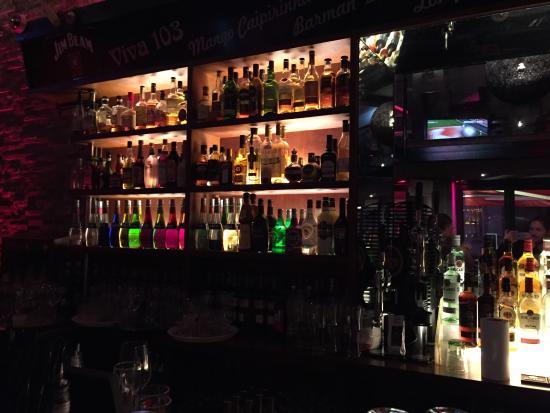 Shaker's American Bar & Restaurant